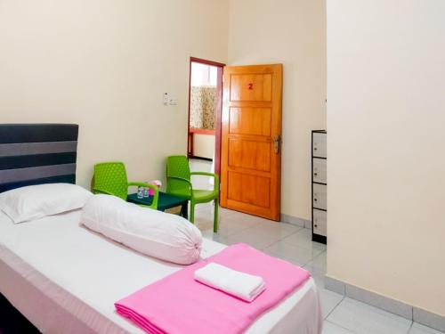 RedDoorz @ Makarios Hotel Poso in Poso RedDoorz @ Makarios Hotel Poso in Poso