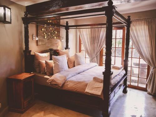 Soaring Eagles Lodge and Day Spa in Neipyras Soaring Eagles Lodge and Day Spa in Neipyras