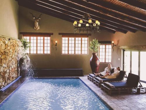 Piscina, Soaring Eagles Lodge and Day Spa in Napier Piscina, Soaring Eagles Lodge and Day Spa in Napier