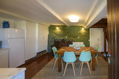 สวน, Majestic Villa in Amarante with Private Pool in อมารานเต สวน, Majestic Villa in Amarante with Private Pool in อมารานเต