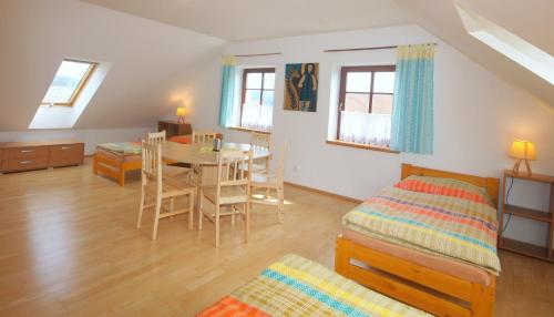 Apartmán V sadu (Apartman V sadu) in มิโรซแฟ Apartmán V sadu (Apartman V sadu) in มิโรซแฟ