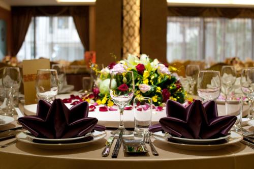 Banquet hall, E-Da Skylark Hotel in Dashu District Banquet hall, E-Da Skylark Hotel in Dashu District