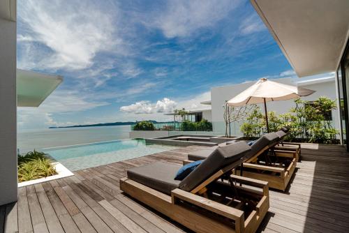 Swimming pool, Cove 55 in Kuching Swimming pool, Cove 55 in Kuching