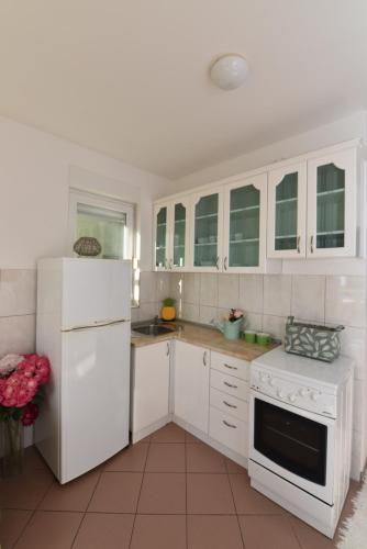 Dapur, Apartman ANGELIKA1 in Petrovac Dapur, Apartman ANGELIKA1 in Petrovac