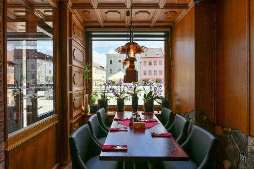 Apartmány Na Náměstí 85 (Apartmany Na Namesti 85) in จินดริชูฟ ฮราเดค Apartmány Na Náměstí 85 (Apartmany Na Namesti 85) in จินดริชูฟ ฮราเดค