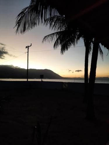 Pe na areia, casa na praia de frente para o mar in 里貝朗達伊利亞 Pe na areia, casa na praia de frente para o mar in 里貝朗達伊利亞
