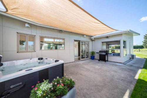 Paradise on Campbell in Martinborough Paradise on Campbell in Martinborough