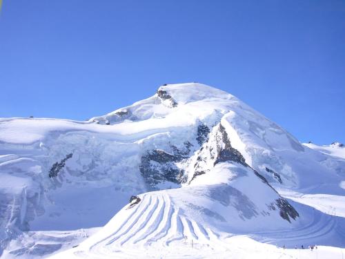 Sports and activities, Haus Shangri-La in Saas-Fee Sports and activities, Haus Shangri-La in Saas-Fee