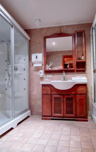 This photo about Hotel Discovery shared on HyHotel.com