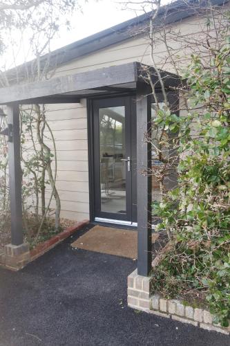 Vchod, Spring cottage in Fairlight Vchod, Spring cottage in Fairlight