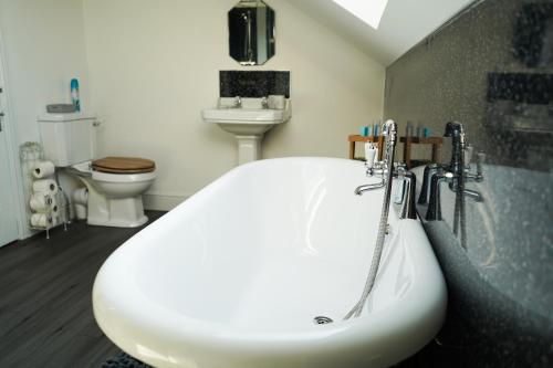 Fürdőszoba, The Art Bank in Dalbeattie városközpont Fürdőszoba, The Art Bank in Dalbeattie városközpont