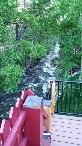 Clear Creek Inn in Georgetown (CO) Clear Creek Inn in Georgetown (CO)