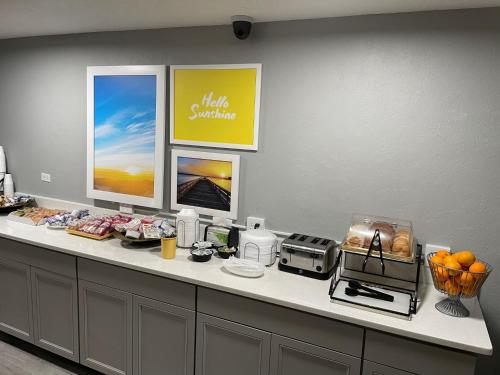 Eten en drinken, Days Inn by Wyndham Port Charlotte/Punta Gorda in Port Charlotte (FL) Eten en drinken, Days Inn by Wyndham Port Charlotte/Punta Gorda in Port Charlotte (FL)