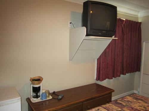 This photo about Intown Inn & Suites shared on HyHotel.com