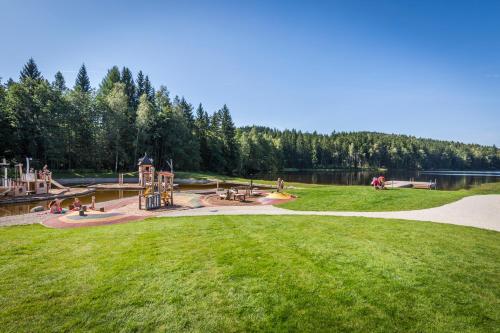 Playground, Freizeit- und Campinganlage Gaisweiher in Floss Playground, Freizeit- und Campinganlage Gaisweiher in Floss