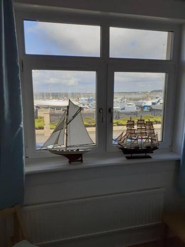 Marina View lovely upper 3 bedroom apartment in Troon Marina View lovely upper 3 bedroom apartment in Troon