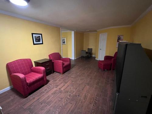 Dragon INN & Suites in Dora Dragon INN & Suites in Dora