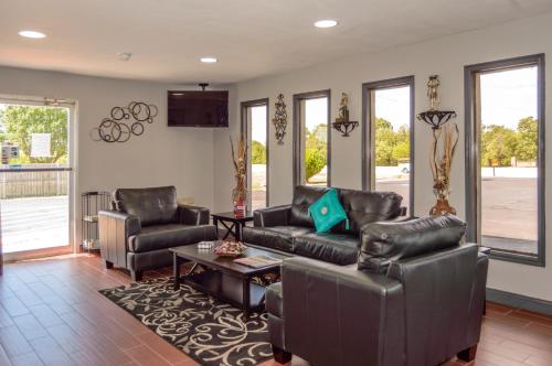 Lobby, Super 8 By Wyndham Ardmore in Ardmore (OK) Lobby, Super 8 By Wyndham Ardmore in Ardmore (OK)