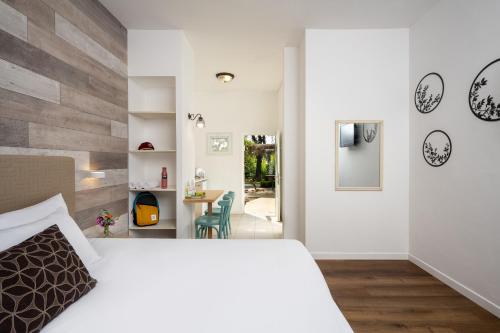 Kibbutz Malkiya Travel Hotel in Malkiya Kibbutz Malkiya Travel Hotel in Malkiya