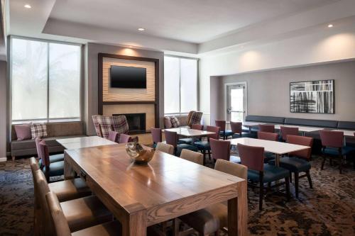 Mâncare şi băutură, Sonesta ES Suites Tempe in Phoenix (AZ) Mâncare şi băutură, Sonesta ES Suites Tempe in Phoenix (AZ)