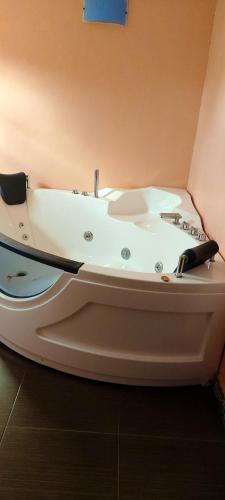 화장실, Charming House in Chamouny with Jacuzzi in 벨 옴브레 화장실, Charming House in Chamouny with Jacuzzi in 벨 옴브레