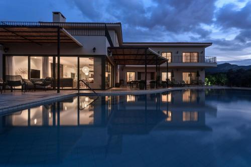 Villa Adam Beach Front with Private Butler in 에센테페 Villa Adam Beach Front with Private Butler in 에센테페