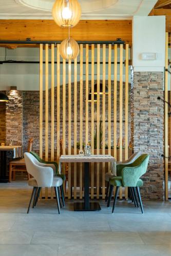 ห้องอาหาร, Hotel Mirjana & Rastoke in สลุนจ์ ห้องอาหาร, Hotel Mirjana & Rastoke in สลุนจ์