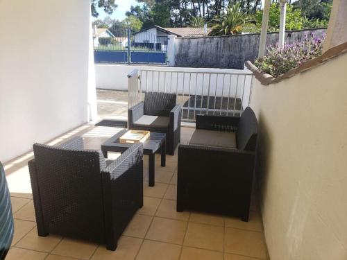 Balcony/terrace, Appartement T3 3 etoiles a 4 km de la plage in Saint-Martin-de-Seignanx Balcony/terrace, Appartement T3 3 etoiles a 4 km de la plage in Saint-Martin-de-Seignanx