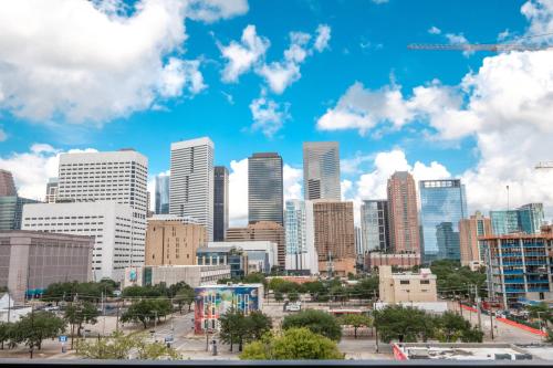 View, RENU at Downtown Houston in Houston (TX) View, RENU at Downtown Houston in Houston (TX)