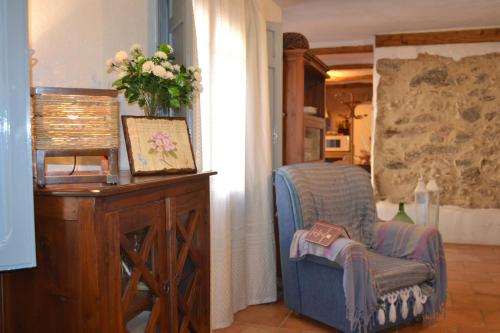 Nidal del Búho Casa Rural (Nidal del Buho Casa Rural) in Cardena Nidal del Búho Casa Rural (Nidal del Buho Casa Rural) in Cardena