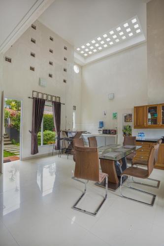 Facilities, Villa Herrera Puncak near Taman Safari Cisarua Facilities, Villa Herrera Puncak near Taman Safari Cisarua