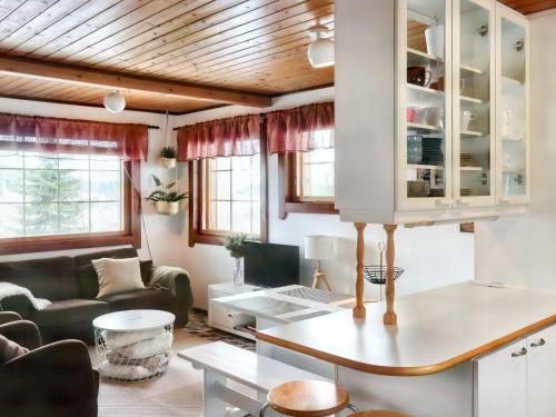 Holiday Home Pieni kiiruna by Interhome in Hyrynsalmi Holiday Home Pieni kiiruna by Interhome in Hyrynsalmi