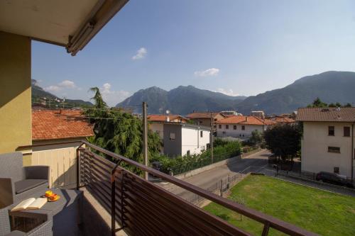 Balcony/terrace, Mamma Ciccia Holiday Home - Casa Imperia in Mandello Del Lario Balcony/terrace, Mamma Ciccia Holiday Home - Casa Imperia in Mandello Del Lario