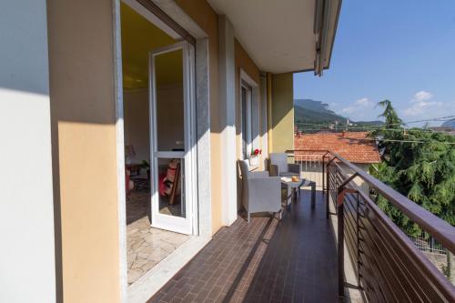 Balcony/terrace, Mamma Ciccia Holiday Home - Casa Imperia in Mandello Del Lario Balcony/terrace, Mamma Ciccia Holiday Home - Casa Imperia in Mandello Del Lario