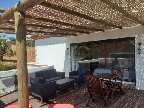 Alojamento local Patudos, Suite com terraço privado (Alojamento local Patudos, Suite com terraco privado) in ซานโตเอสเตเวา Alojamento local Patudos, Suite com terraço privado (Alojamento local Patudos, Suite com terraco privado) in ซานโตเอสเตเวา