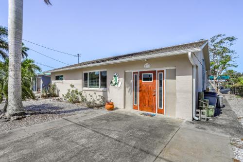 Flamingo Bungalow in Bokeelia (FL) Flamingo Bungalow in Bokeelia (FL)
