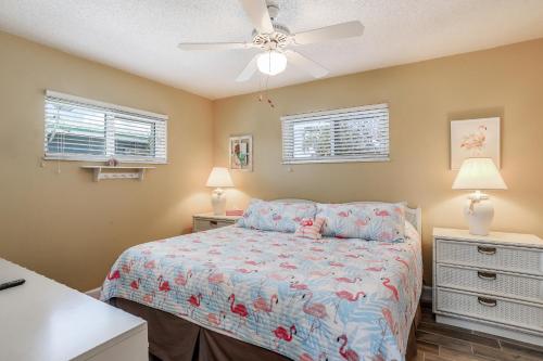 Flamingo Bungalow in Bokeelia (FL) Flamingo Bungalow in Bokeelia (FL)