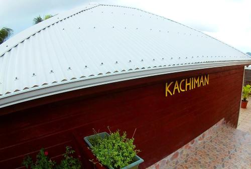 Vistas, Kachiman in Le Saint-Esprit Vistas, Kachiman in Le Saint-Esprit