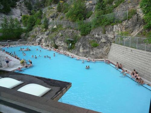 Lookout Pointe, Lakeview, Pool, Hot Tub, Gym in Invermere (BC) Lookout Pointe, Lakeview, Pool, Hot Tub, Gym in Invermere (BC)
