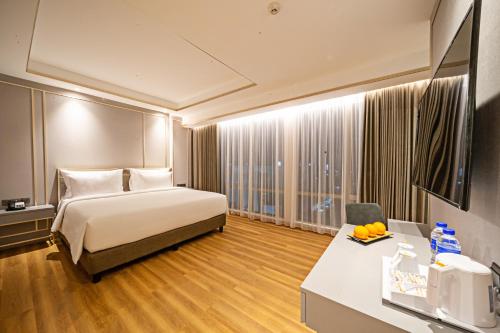 Hotel Platinum Tunjungan Surabaya near Museo Perjuangan Surabaya Hotel Platinum Tunjungan Surabaya near Museo Perjuangan Surabaya