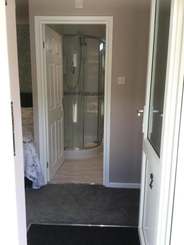 浴室, 紐爾茵汽車旅館 (The New Inn Motel) in 哈比 浴室, 紐爾茵汽車旅館 (The New Inn Motel) in 哈比