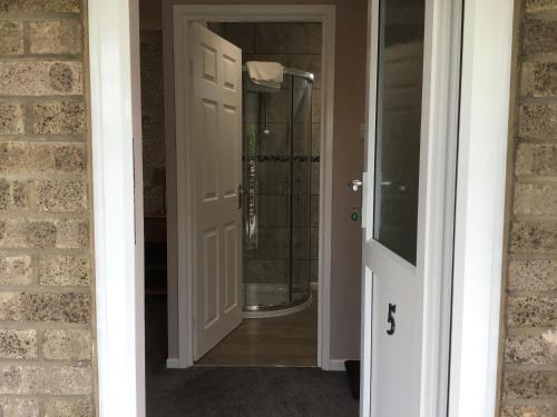 浴室, 紐爾茵汽車旅館 (The New Inn Motel) in 哈比 浴室, 紐爾茵汽車旅館 (The New Inn Motel) in 哈比