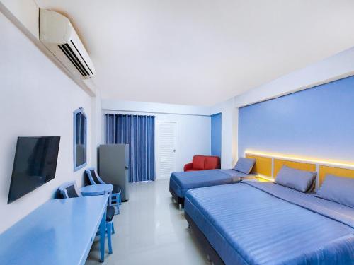 Chateau Hotel & Apartments in Pathum Thani Chateau Hotel & Apartments in Pathum Thani