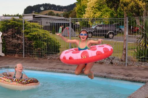 Piscina, Parklands Motor Lodge in Turangi Piscina, Parklands Motor Lodge in Turangi