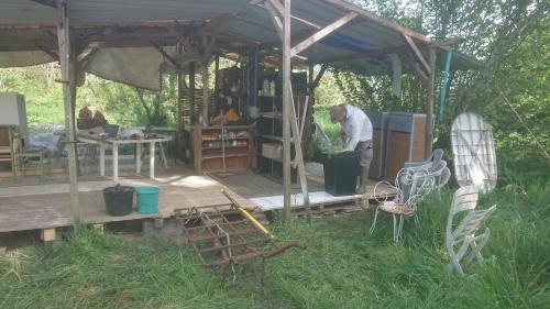 Tente en permaculture pirate in Creysse Tente en permaculture pirate in Creysse