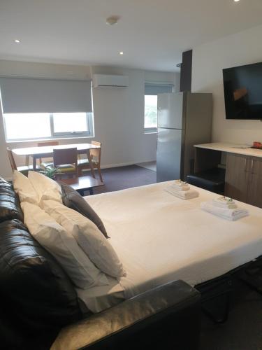 Carlton Suites in Goulburn Carlton Suites in Goulburn
