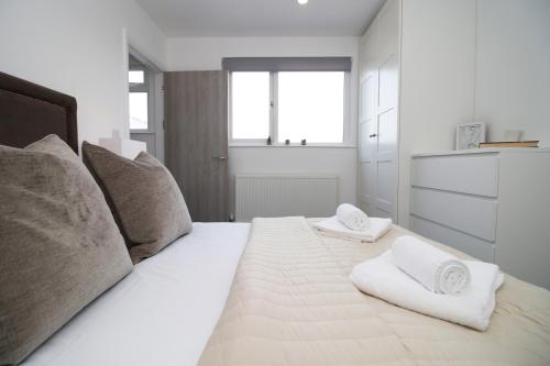 NEW Light & Airy 3 Bed Getaway - Wifi - Netflix - Comfort near Roath Park NEW Light & Airy 3 Bed Getaway - Wifi - Netflix - Comfort near Roath Park