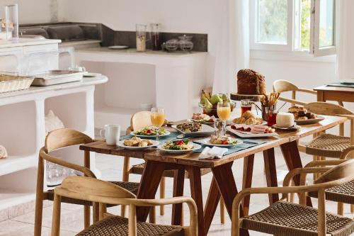 Food and beverages, Capetan Giorgantas in Milos Island Food and beverages, Capetan Giorgantas in Milos Island