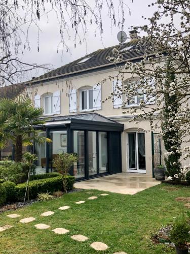 Kert, Les Suites Champenoises in Tinqueux Kert, Les Suites Champenoises in Tinqueux