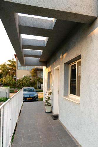Balcony/terrace, חוויה של שקט- דירת3 חדרים עם נוף מול הכינרת in Livnim Balcony/terrace, חוויה של שקט- דירת3 חדרים עם נוף מול הכינרת in Livnim
